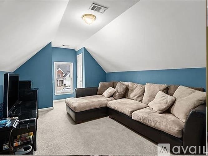 Marietta House: 2208 Snug Harbor Northeast