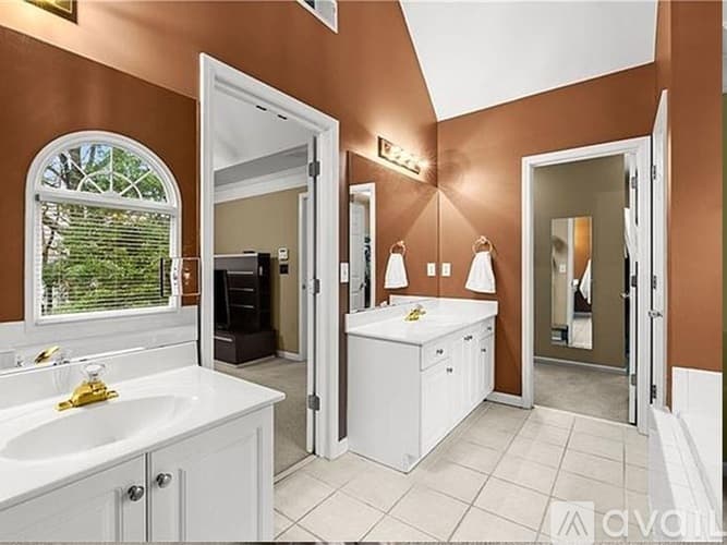 Marietta House: 2208 Snug Harbor Northeast