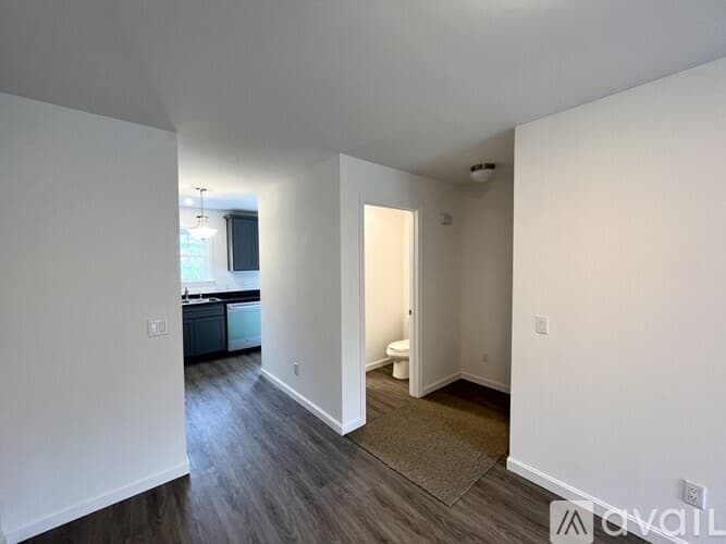 Kennebunk Townhome: 8 Village Wy