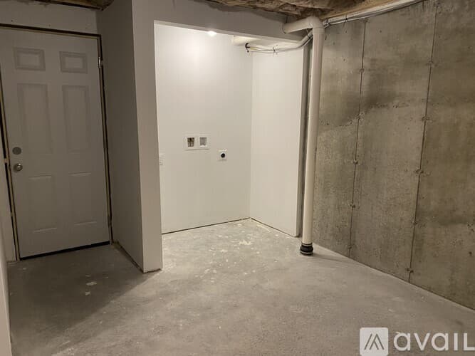 Kennebunk Townhome: 8 Village Wy