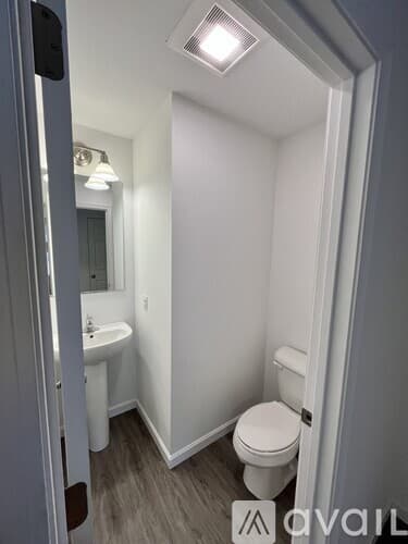Kennebunk Townhome: 8 Village Wy