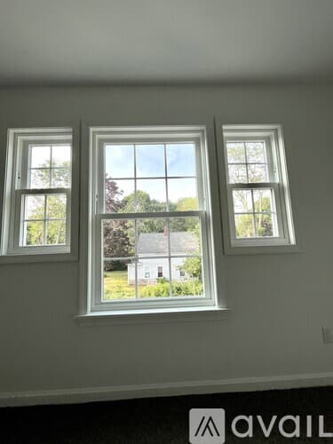 Kennebunk Townhome: 8 Village Wy