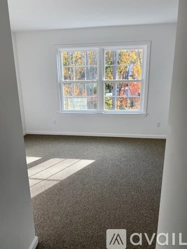 Kennebunk Townhome: 8 Village Wy