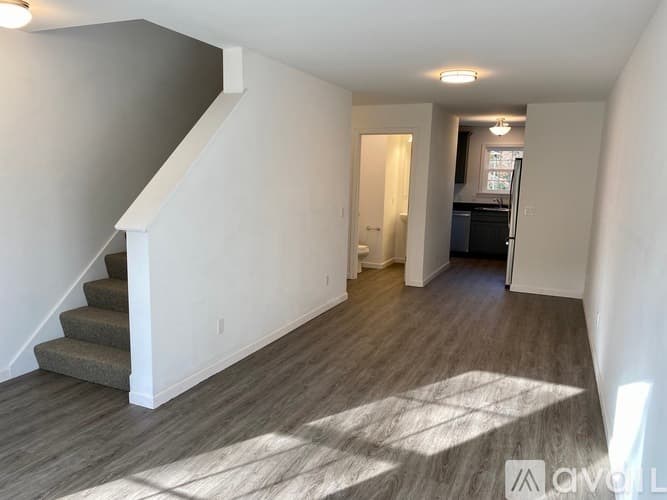 Kennebunk Townhome: 8 Village Wy