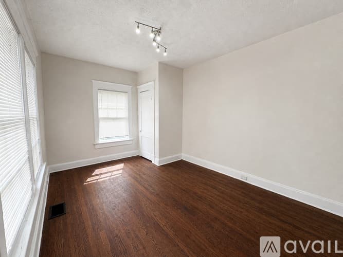 Atlanta House: 722 Cascade Avenue Southwest