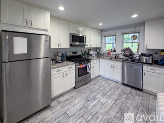 Boston Apartment: 51 Leamington Rd