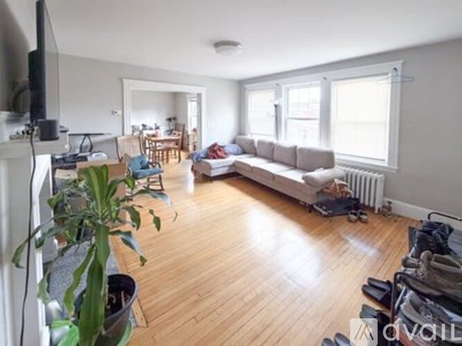 Boston Apartment: 51 Leamington Rd