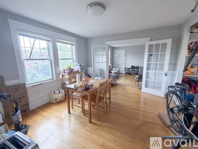 Boston Apartment: 51 Leamington Rd