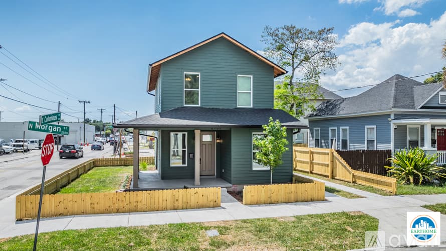 Tampa House: 2702 N Morgan St