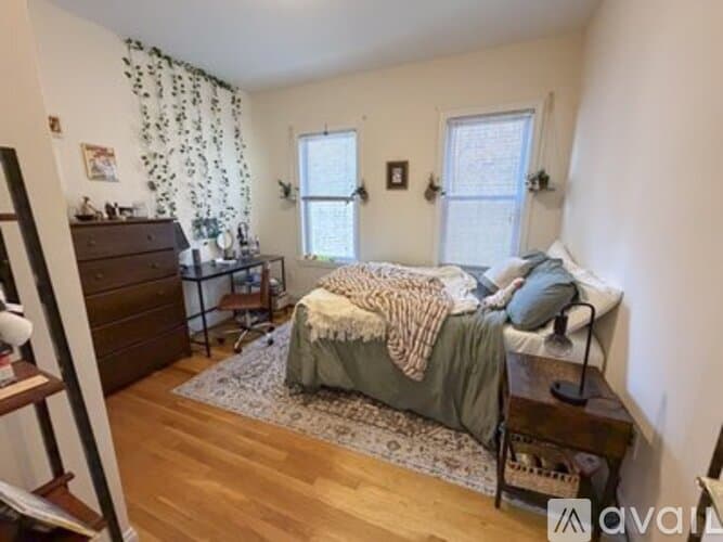 Boston Apartment: 143 Hillside St
