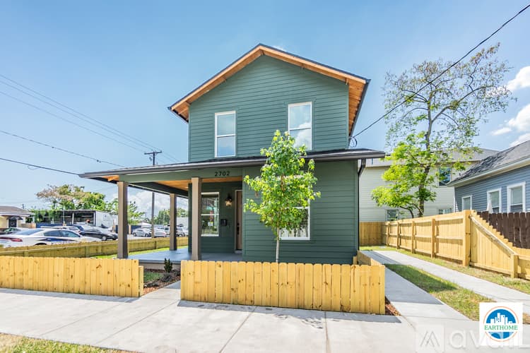 Tampa House: 2702 N Morgan St