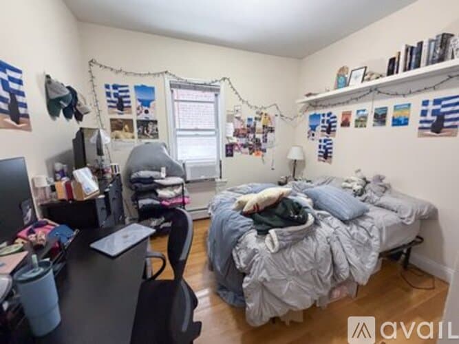 Boston Apartment: 143 Hillside St