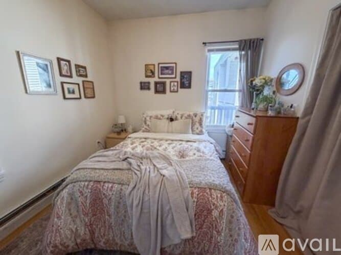 Boston Apartment: 143 Hillside St