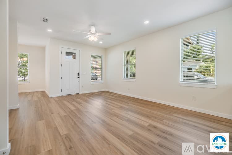 Tampa House: 2702 N Morgan St
