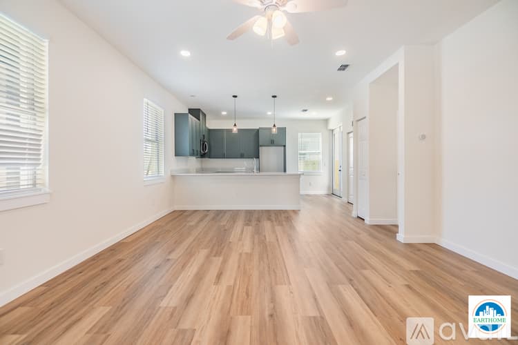 Tampa House: 2702 N Morgan St