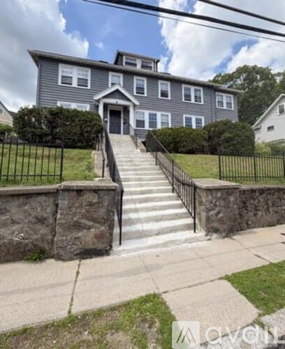 Boston Apartment: 51 Leamington Rd
