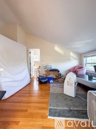 Boston Apartment: 51 Leamington Rd