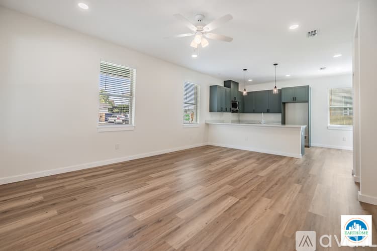 Tampa House: 2702 N Morgan St