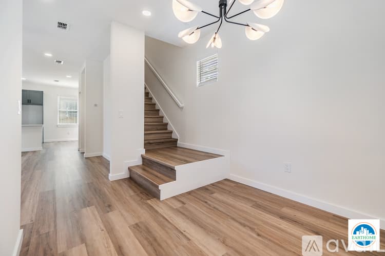 Tampa House: 2702 N Morgan St