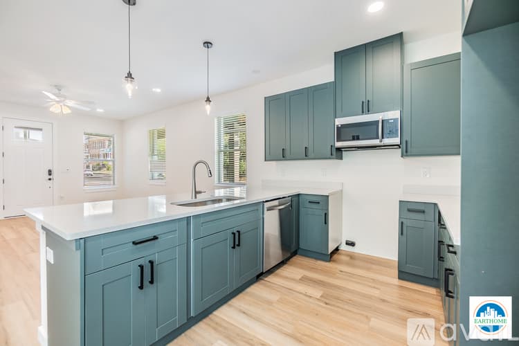 Tampa House: 2702 N Morgan St