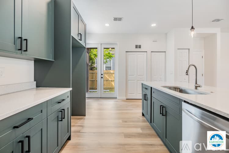 Tampa House: 2702 N Morgan St