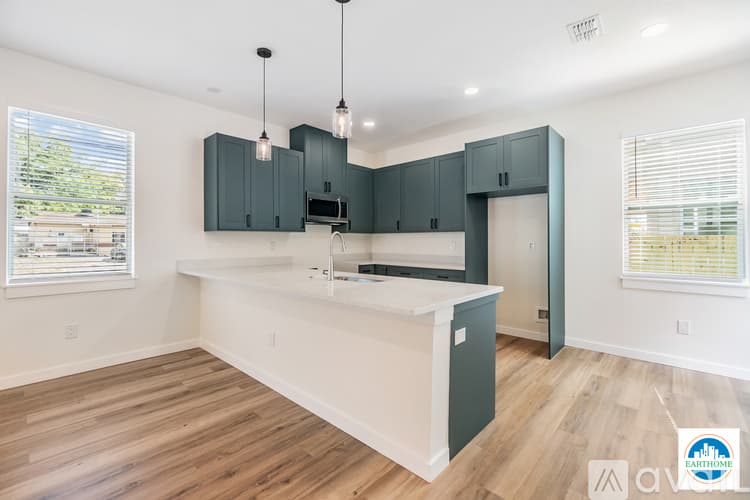 Tampa House: 2702 N Morgan St