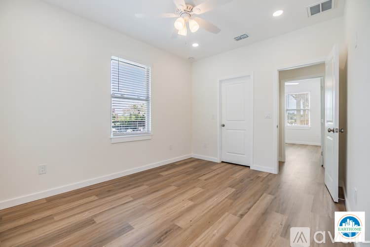 Tampa House: 2702 N Morgan St