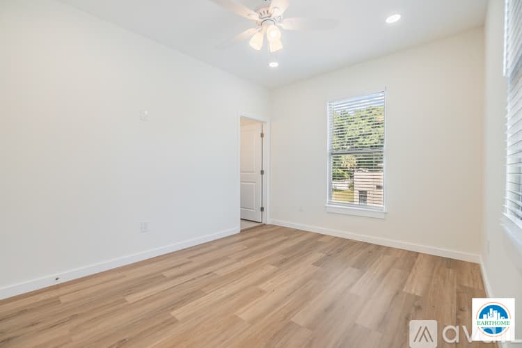 Tampa House: 2702 N Morgan St