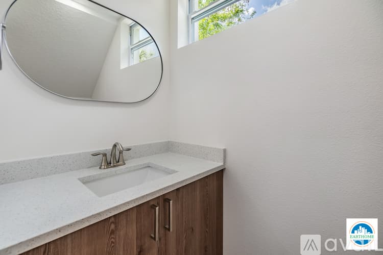 Tampa House: 2702 N Morgan St
