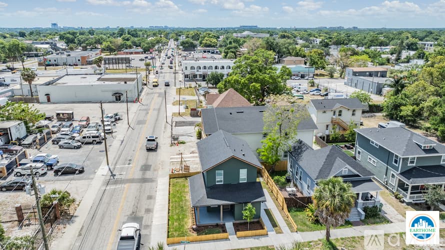 Tampa House: 2702 N Morgan St