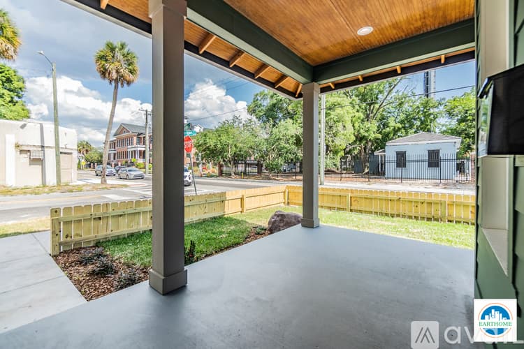 Tampa House: 2702 N Morgan St