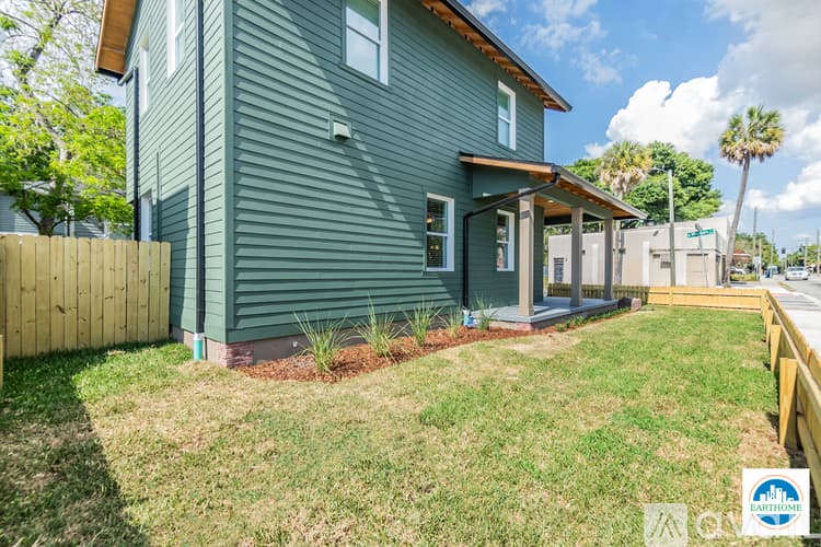 Tampa House: 2702 N Morgan St