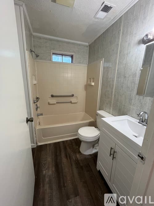 Statesboro House: 2293 Burkhalter Rd