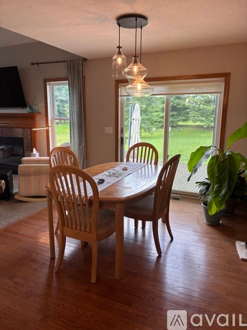 Lewis Center House: 8895 Emerald Hill Dr