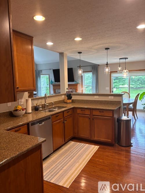 Lewis Center House: 8895 Emerald Hill Dr