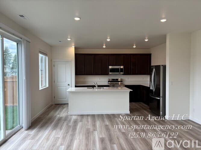 Bonney Lake House: 17110 126th St Ct E