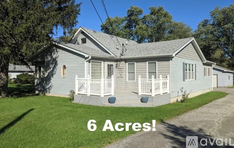 Schererville House: 7931 Austin Ave