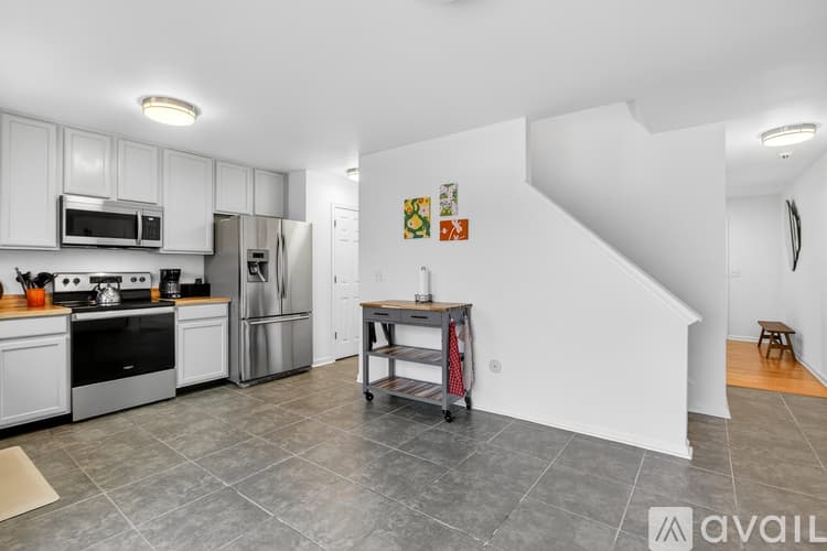 Simpsonville House: 108 Garfield Ln