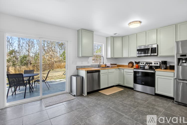 Simpsonville House: 108 Garfield Ln