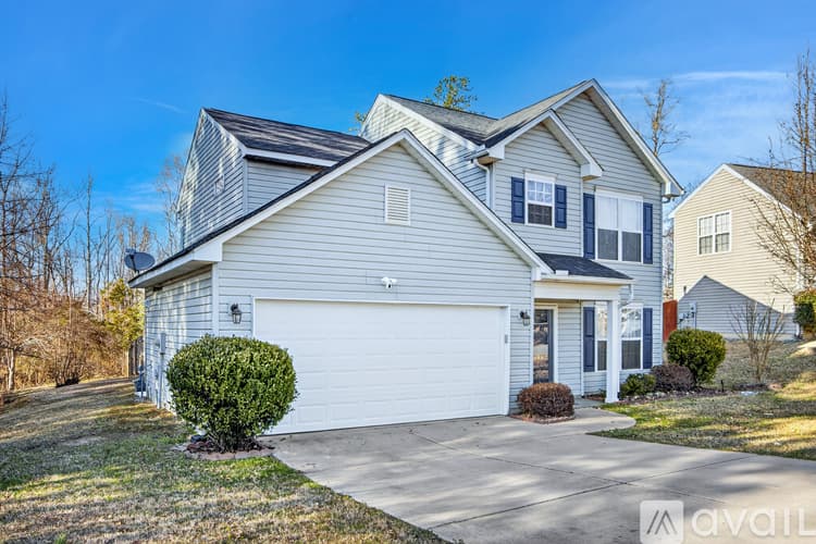 Simpsonville House: 108 Garfield Ln