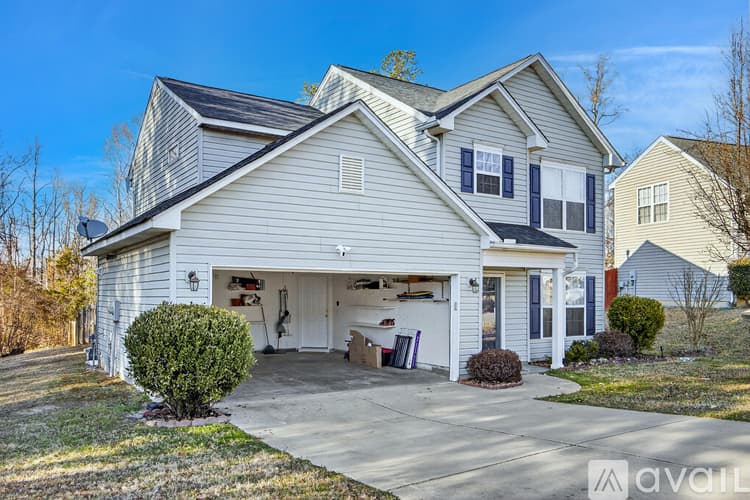 Simpsonville House: 108 Garfield Ln