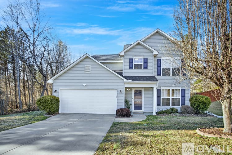 Simpsonville House: 108 Garfield Ln