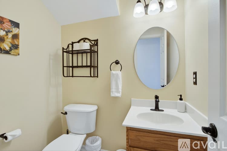 Simpsonville House: 108 Garfield Ln