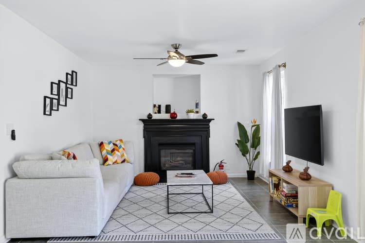 Simpsonville House: 108 Garfield Ln