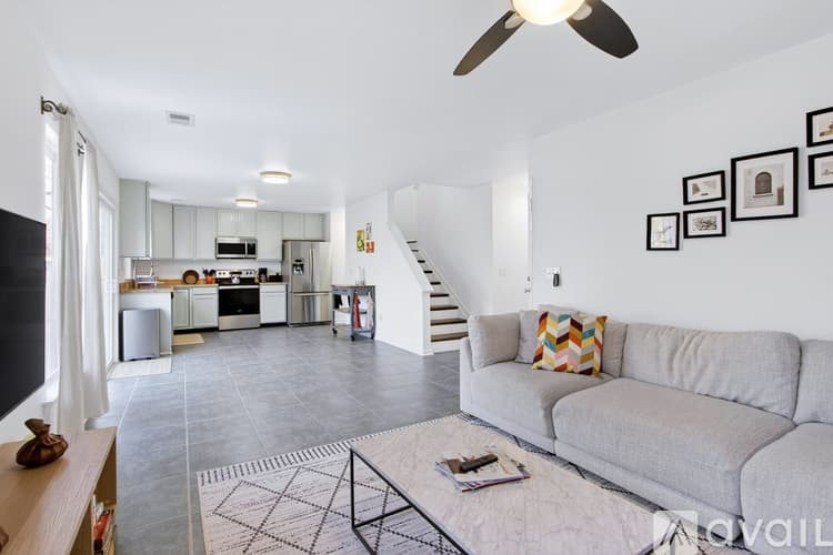 Simpsonville House: 108 Garfield Ln