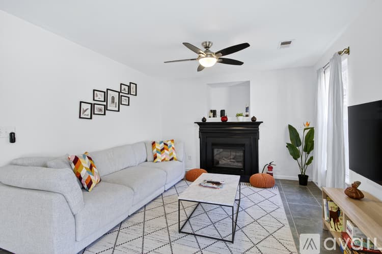 Simpsonville House: 108 Garfield Ln