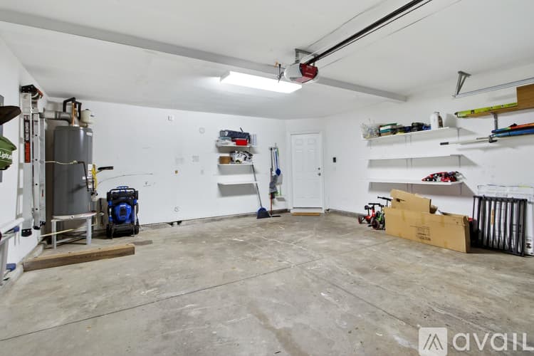 Simpsonville House: 108 Garfield Ln