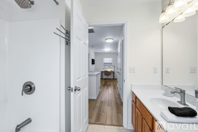 Simpsonville House: 108 Garfield Ln