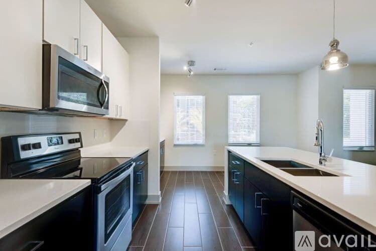 Tampa Townhome: 5704 Baywater Dr