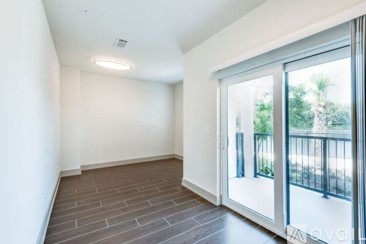 Tampa Townhome: 5704 Baywater Dr